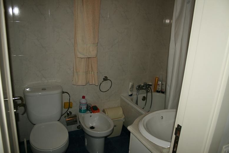 Quarto com varanda menina em apartamento T4