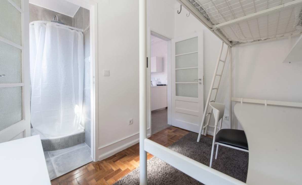 Quarto com wc, CENTRAL LISBON WONDERFULL BUILDING