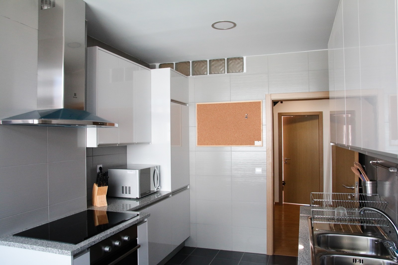 Quartos /suítes junto à fac medicina e farmácia(polo iii) feuc e ismt