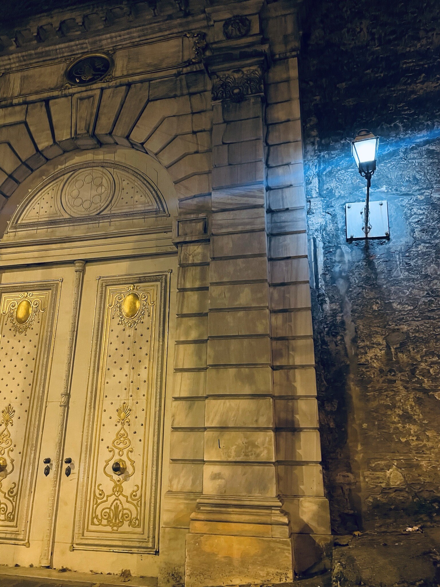 Randomn grand entrance 