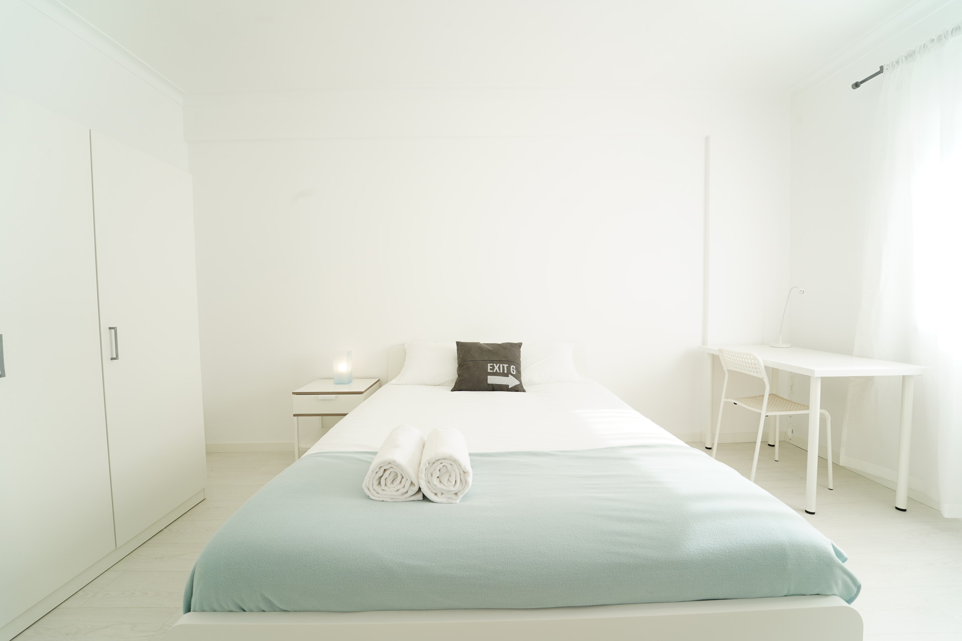 Ready to live bedroom with utilities included