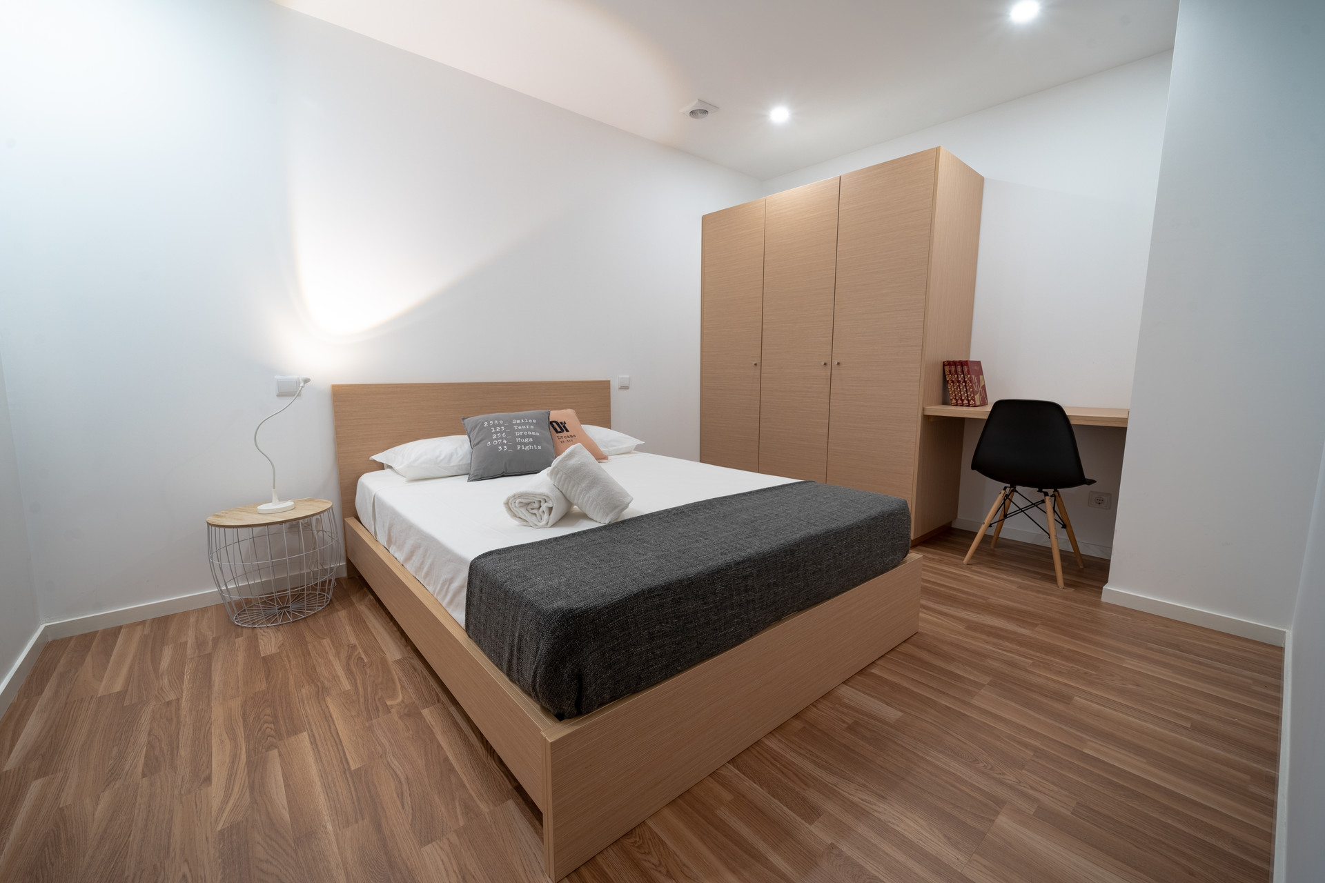 Ready to live bedroom with utilities included