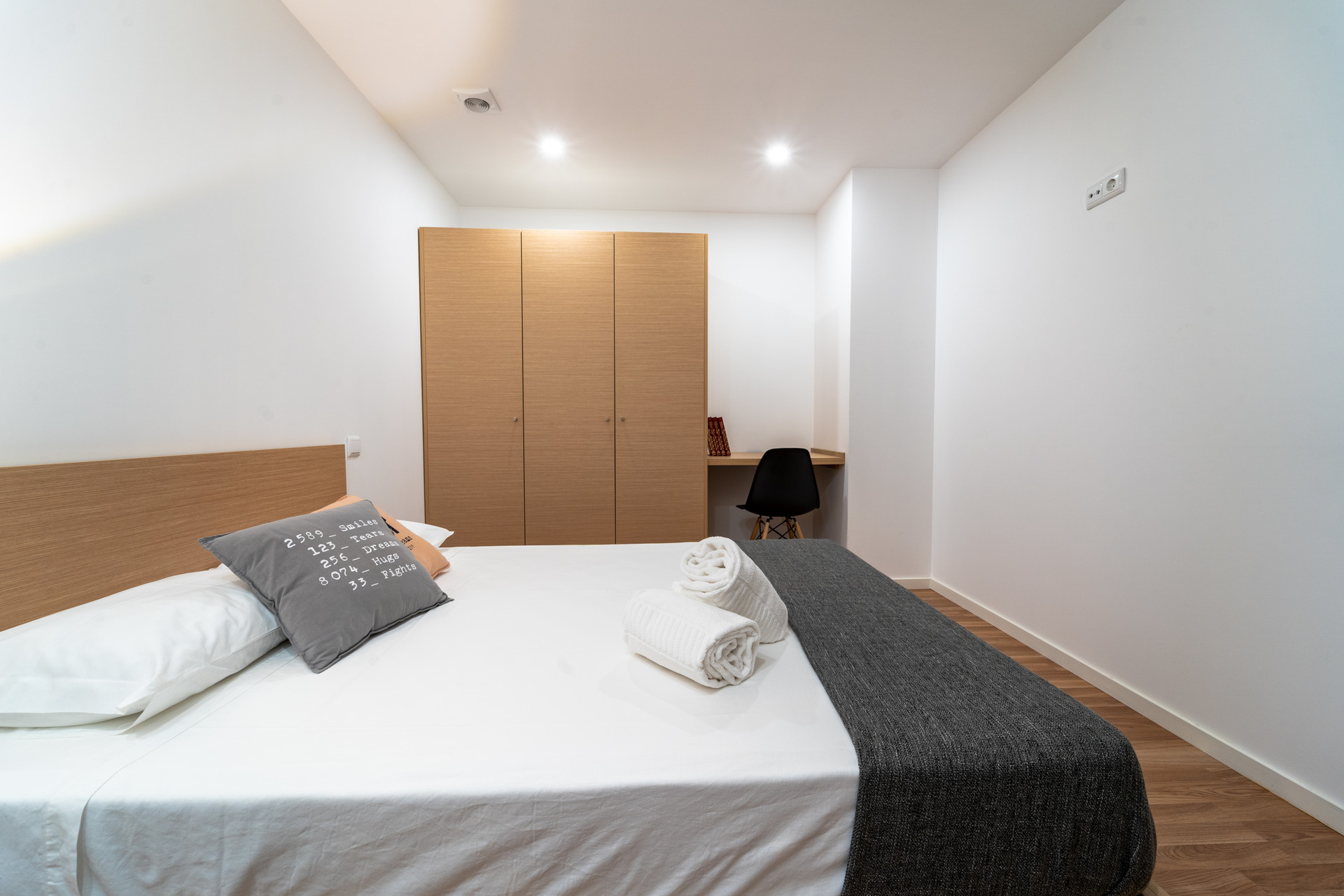 Ready to live bedroom with utilities included