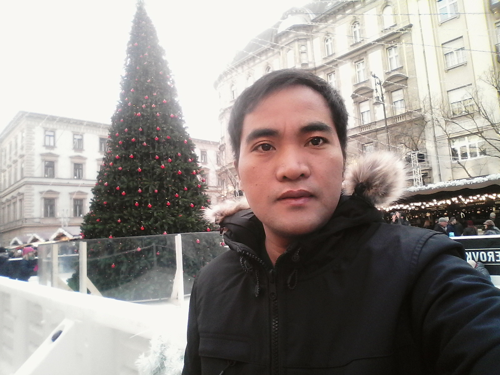 Reminiscing My First Christmas In Europe Part 1 Budapest Market Square In Focus Erasmus Blog Budapest Hungary