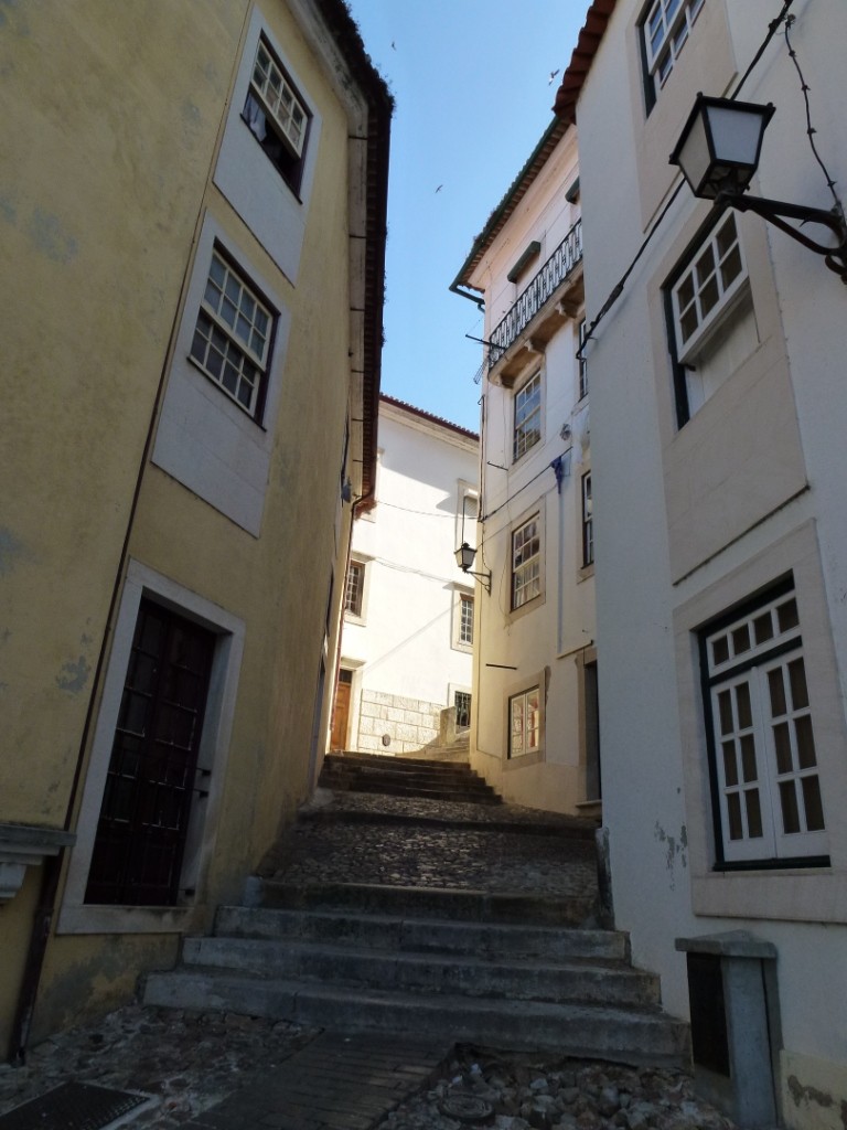 Rent Apartments / Loft in Coimbra near University COOL Old Town