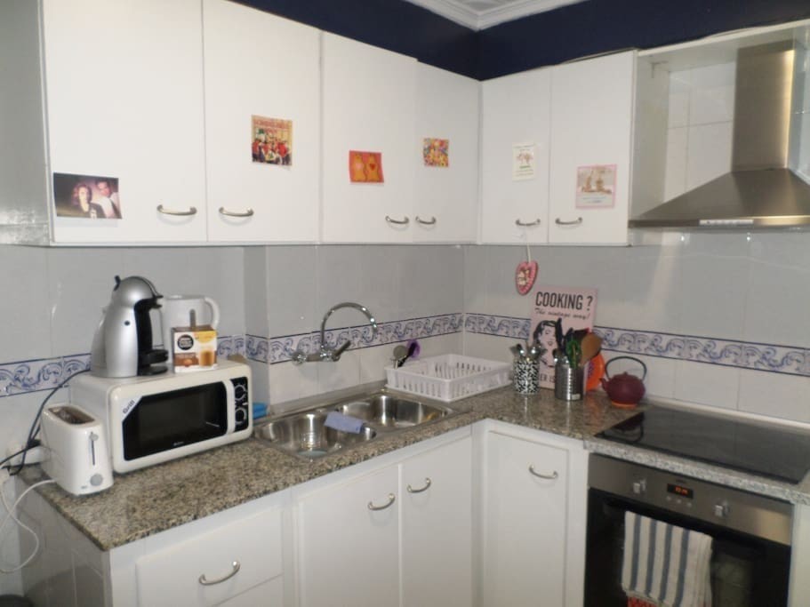 Rent free room in exchange for dog walking and babysitting | Room for rent Valencia