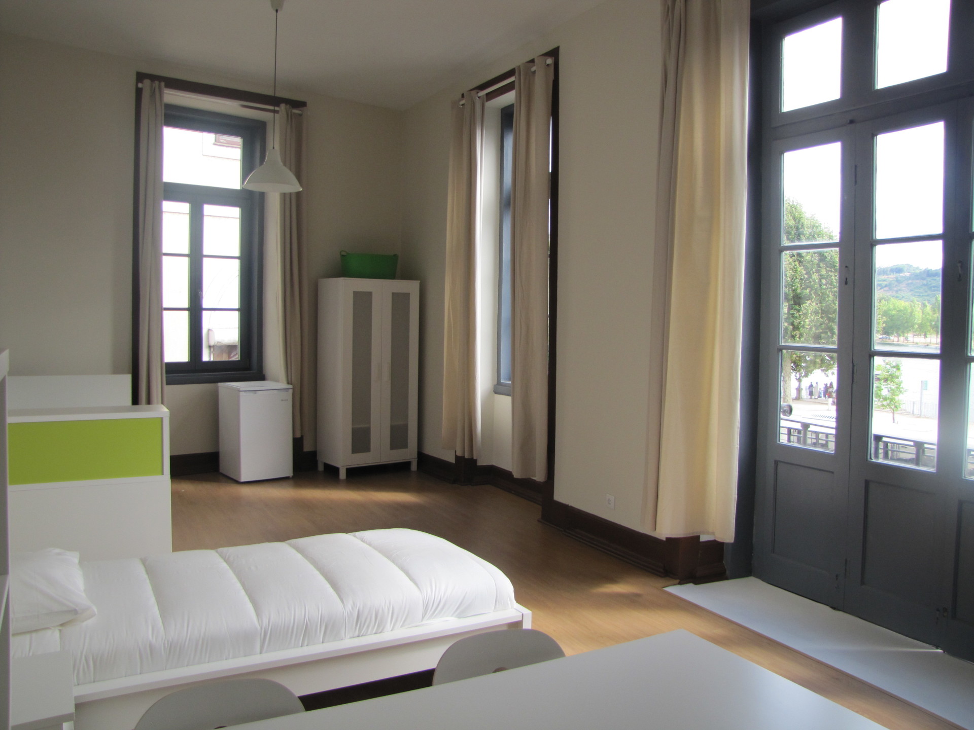 River House, Quarto Grande e Amplo com Vista Rio - Duplo+1 / Casal - Q15