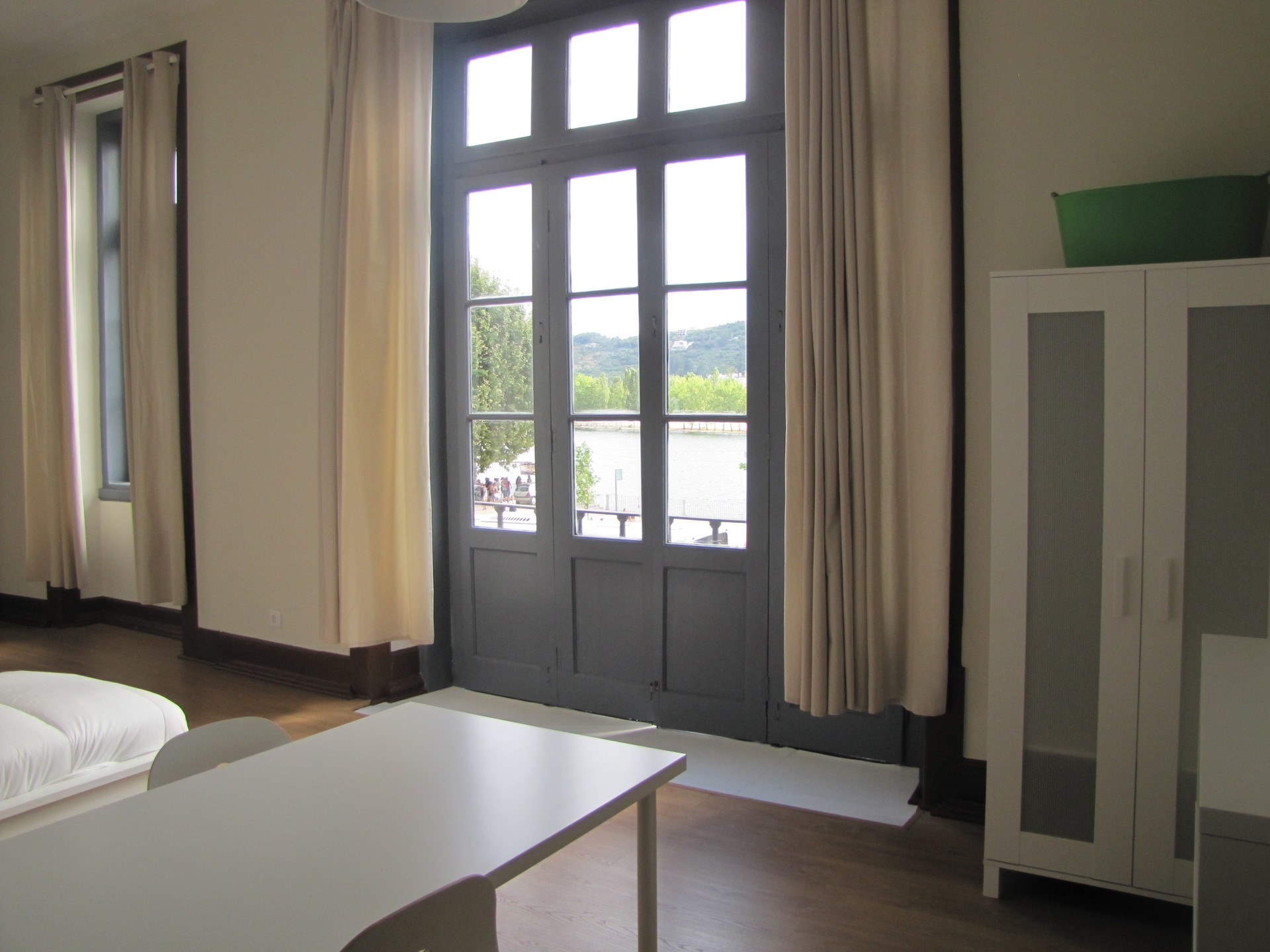 River House, Quarto Grande e Amplo com Vista Rio - Duplo+1 / Casal - Q15