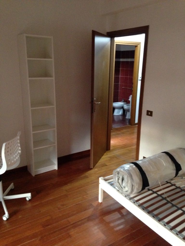 Only students Single bedroom in apartment in Olgiata near S. Filippo