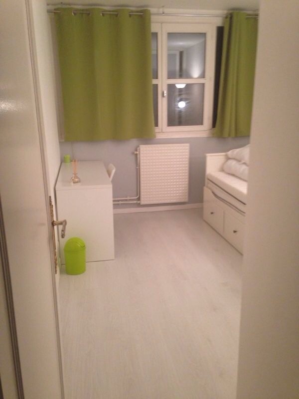 Room available in my International appartement in the Région Parisienne near transport (Please ...