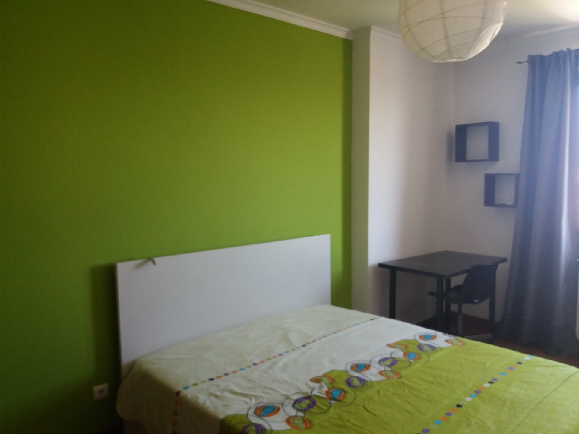 Room 10 minuts walking to the Unisersity