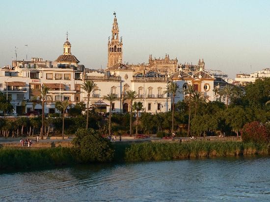 Room In Triana The Best Neighborhood Of Seville Room For Rent Sevilla