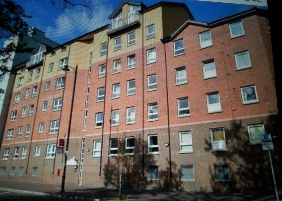 Room to let in Belfast College Square North College Gate