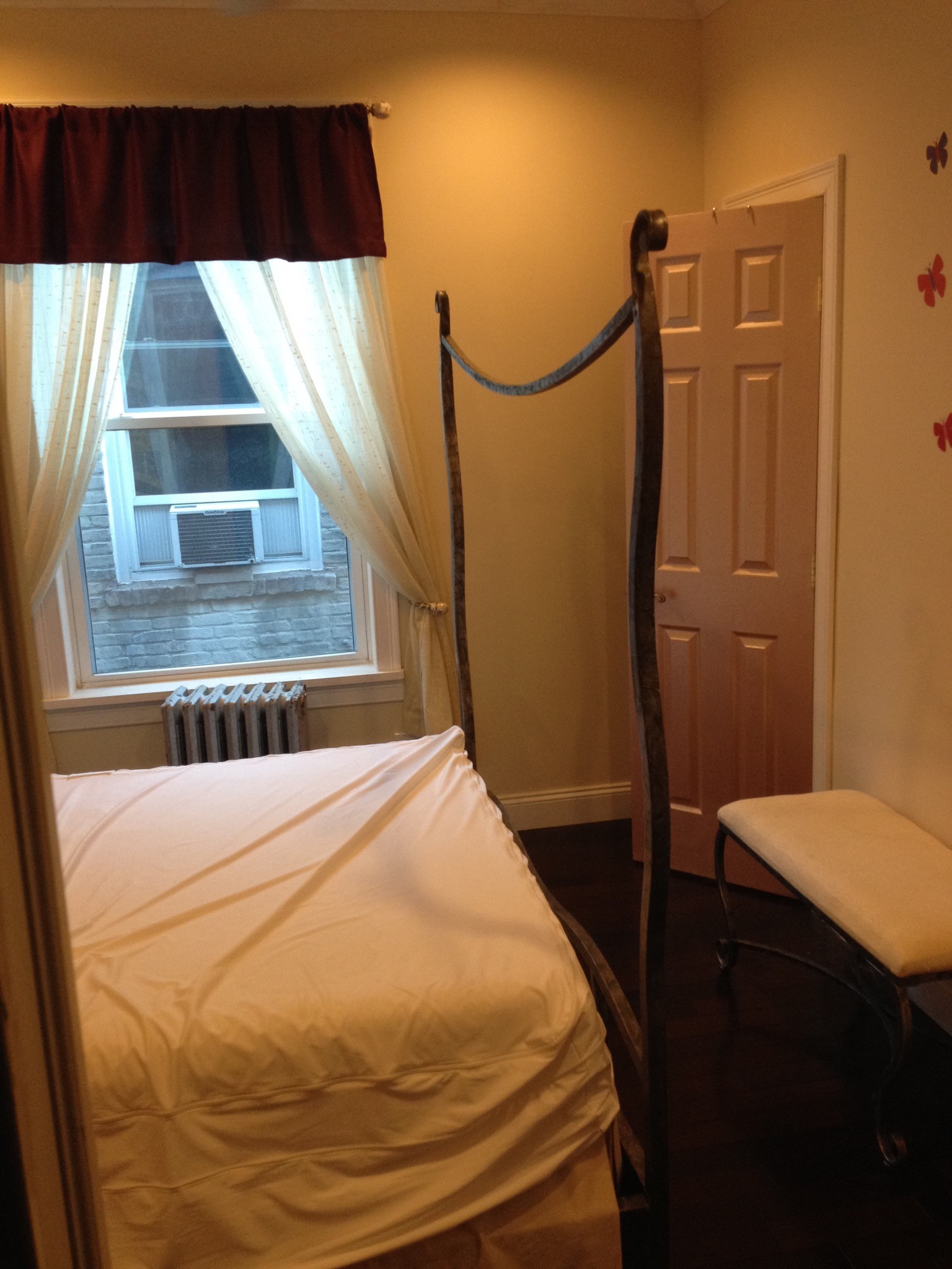 Large Room For Rent In Crownheights Brooklyn Near 4 Train