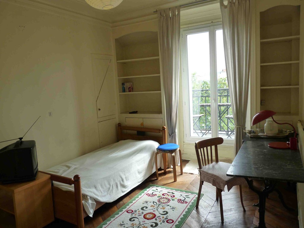 Room For Rent Heart Of Paris Private Balcony From 9th February