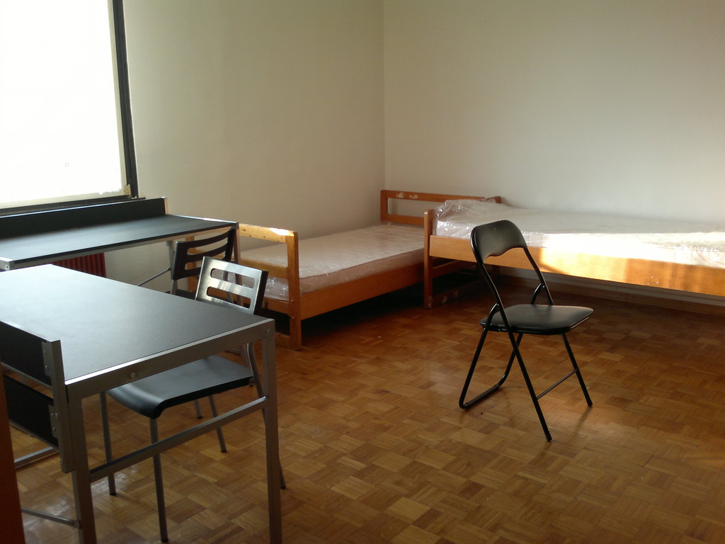 Shared 2bed room(17m2) in a 3 room apartment in Bežigrad Room for