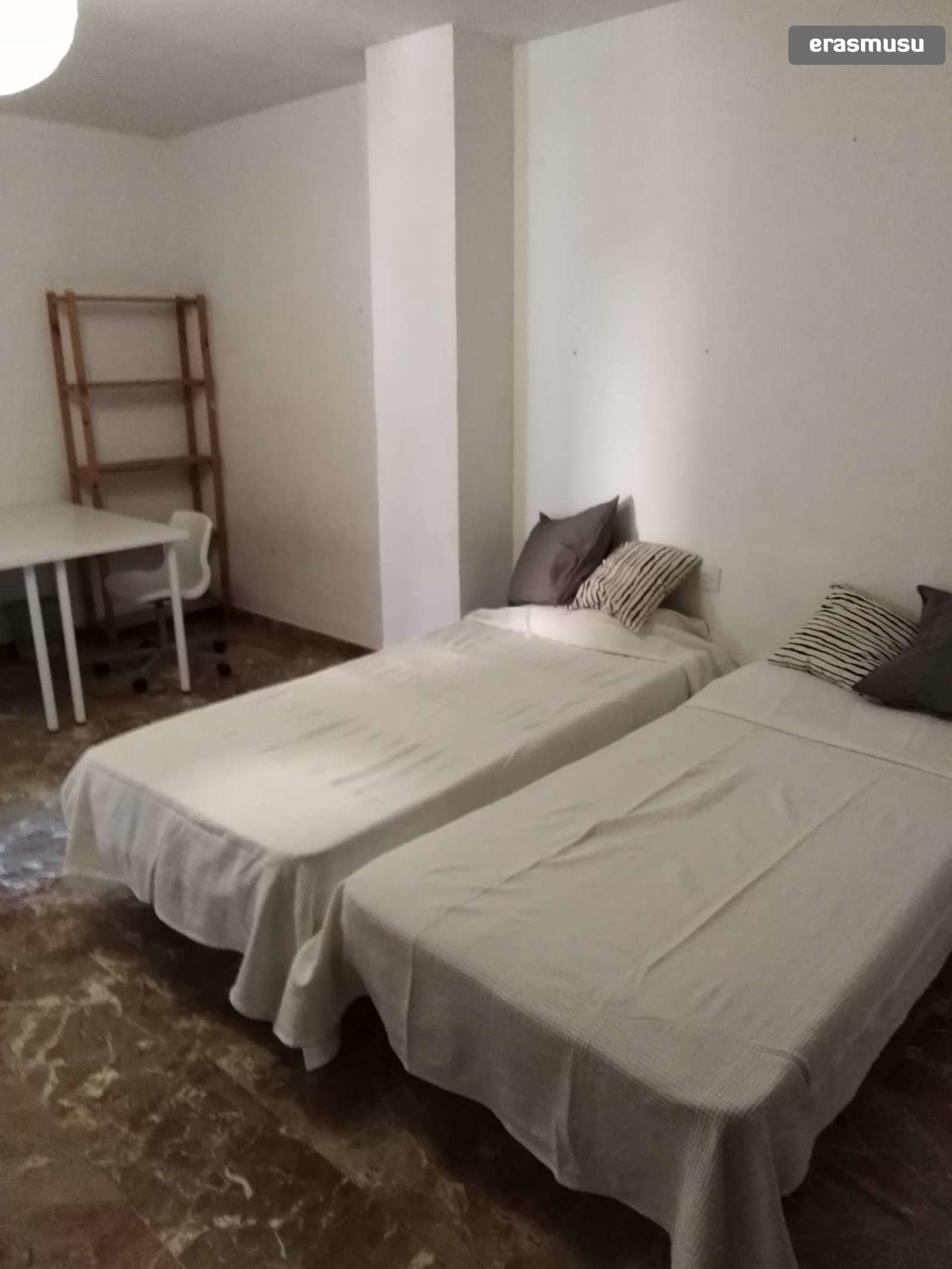 Doppel Room Single Bed In Rooms For Rent In Huge 4 Bedroom Apartment In San Francisco Javier Room For Rent Granada