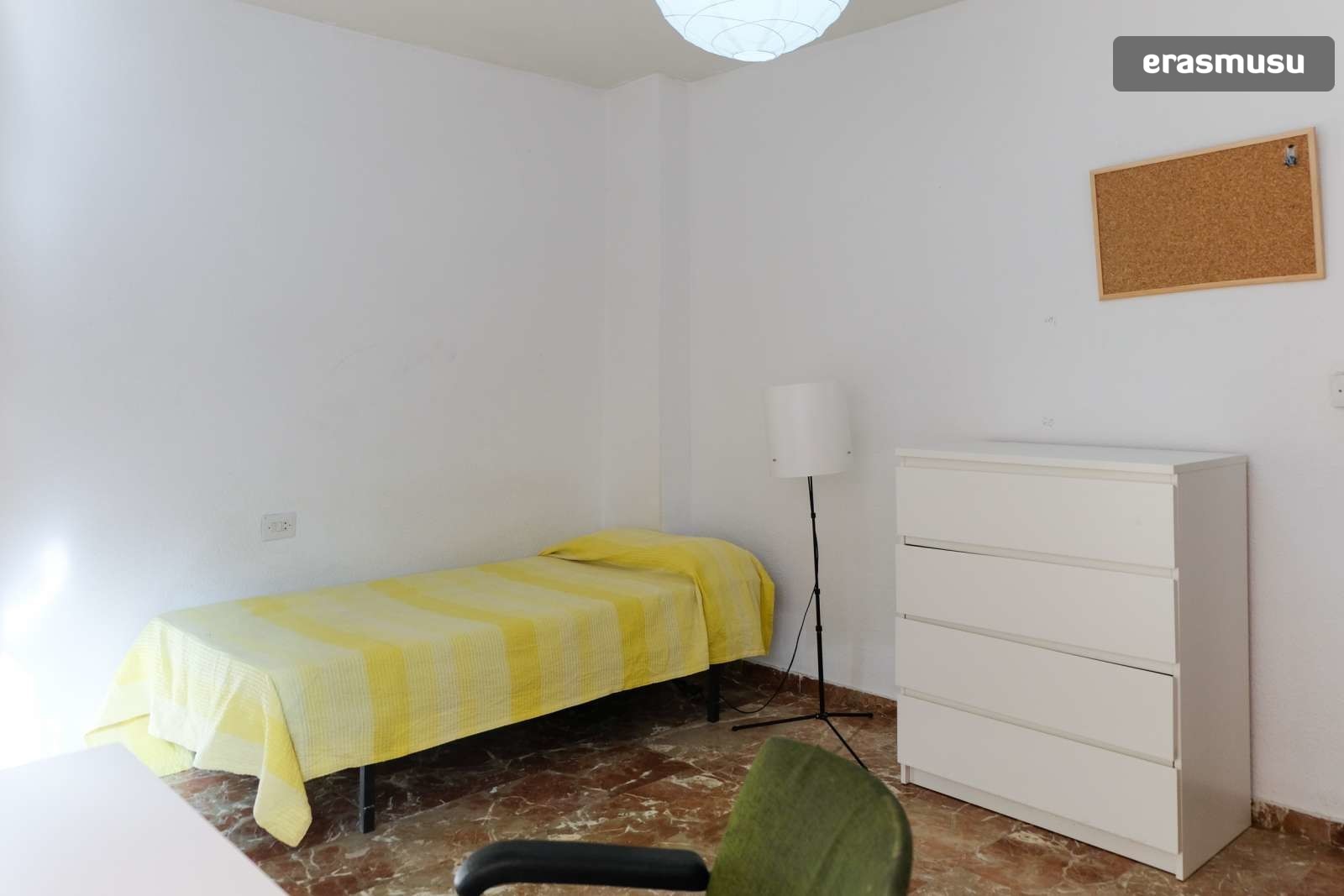 Single Bed In Rooms For Rent In Huge 4 Bedroom Apartment In San Francisco Javier