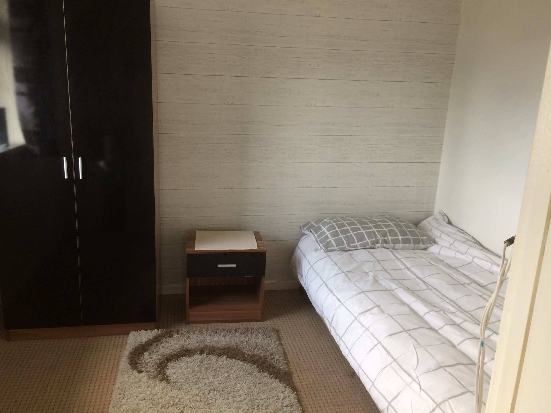 Single Bedroom To Let Single Bed Bedding Table And Chair Wardrobe Bedside Table With Lamp Small T V With Netflix Also Bl