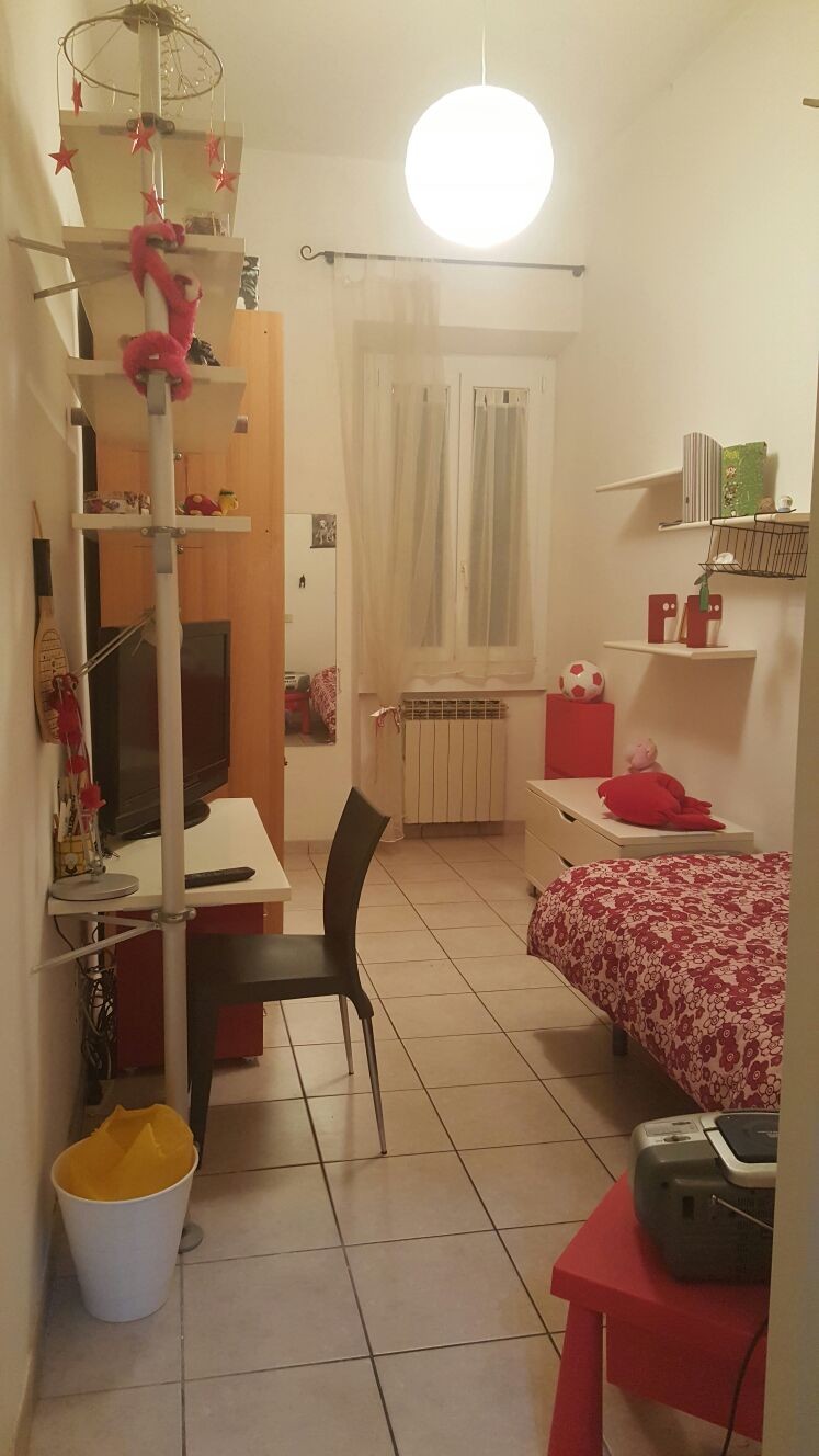 Single Room in Apartment near the City Center Room for rent Florence