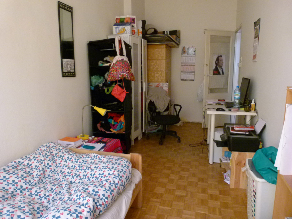 Single Room For Rent In 2 Bedroom Appartment Full Of Colours And Friendly Local Atmosphere