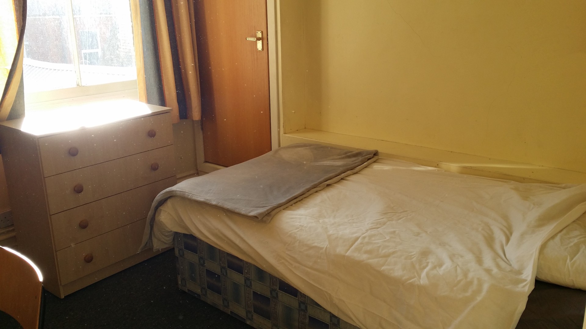 single room with private bathroom in Bournemouth town centre Room for