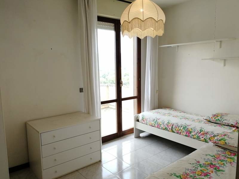 En alquiler acogedora habitación en piso de 2 habitaciones en Pisa con