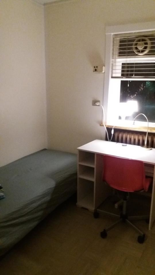 Small private room close to center of Reykjavik Room for rent Reykjavík