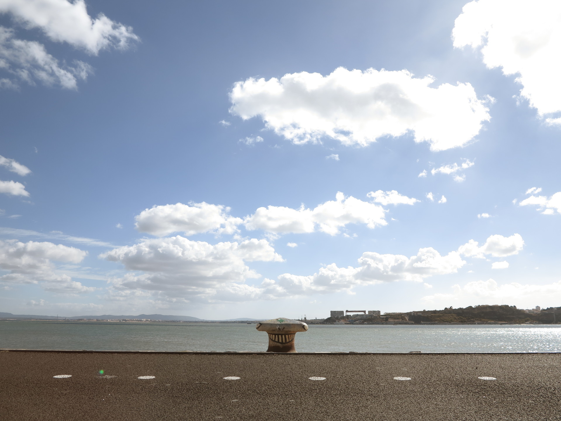 Sorriso de Uma Ponta à Outra