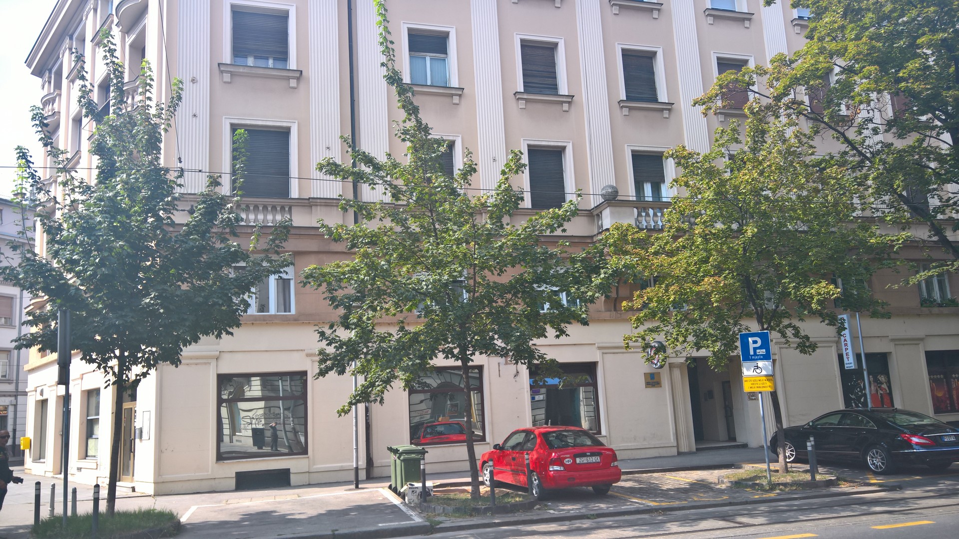 Spacious apartment in the centre of Zagreb.Brand new,clean with, 5