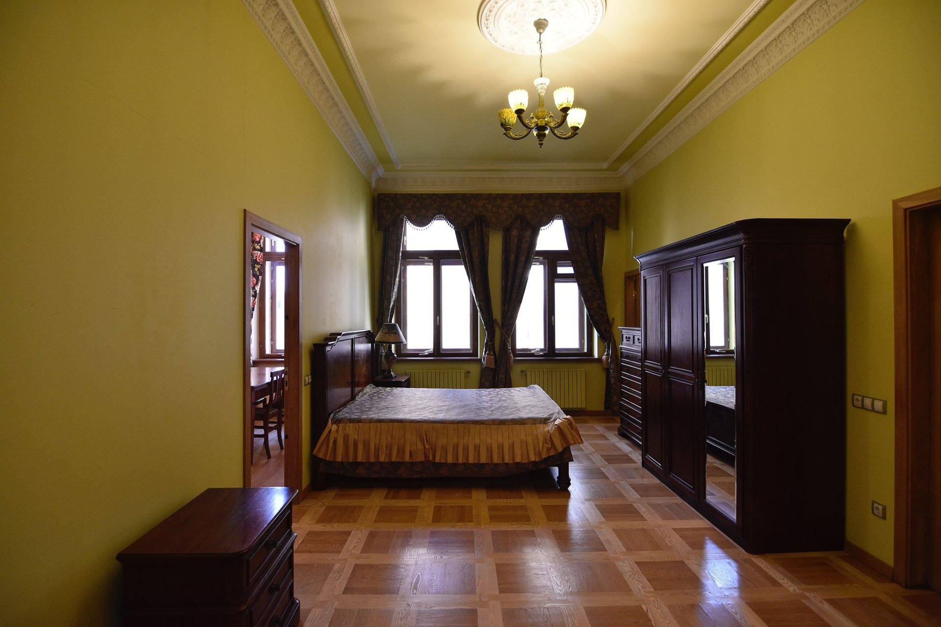 Spacious and luxury apartment in historical Vilnius centre Flat rent