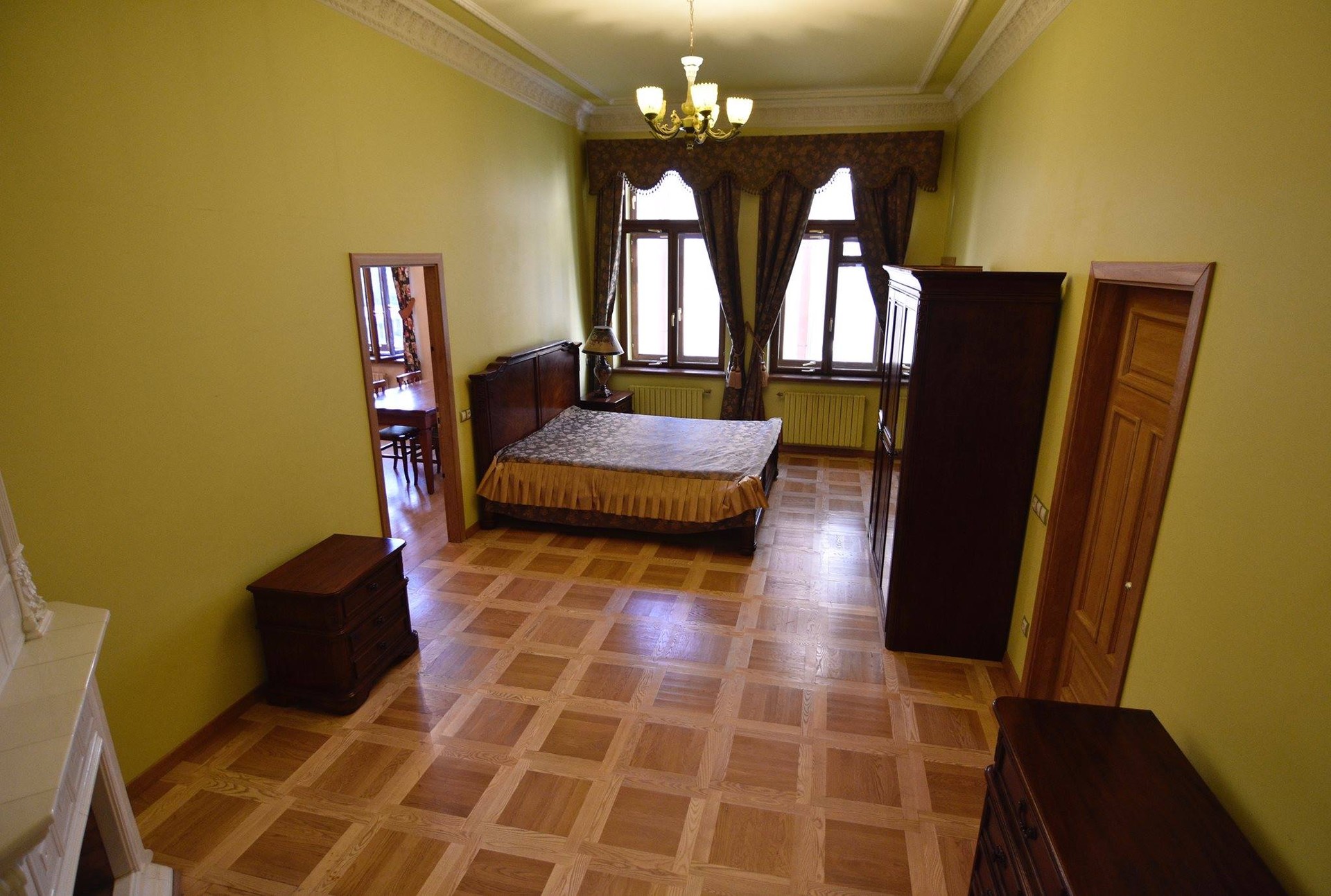 Spacious and luxury apartment in historical Vilnius centre Flat rent