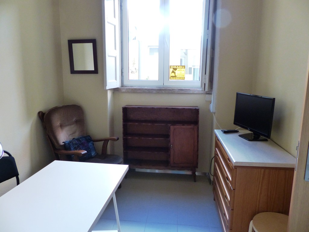 Spacious Studio Apartment in Lisbon Flat rent Lisbon