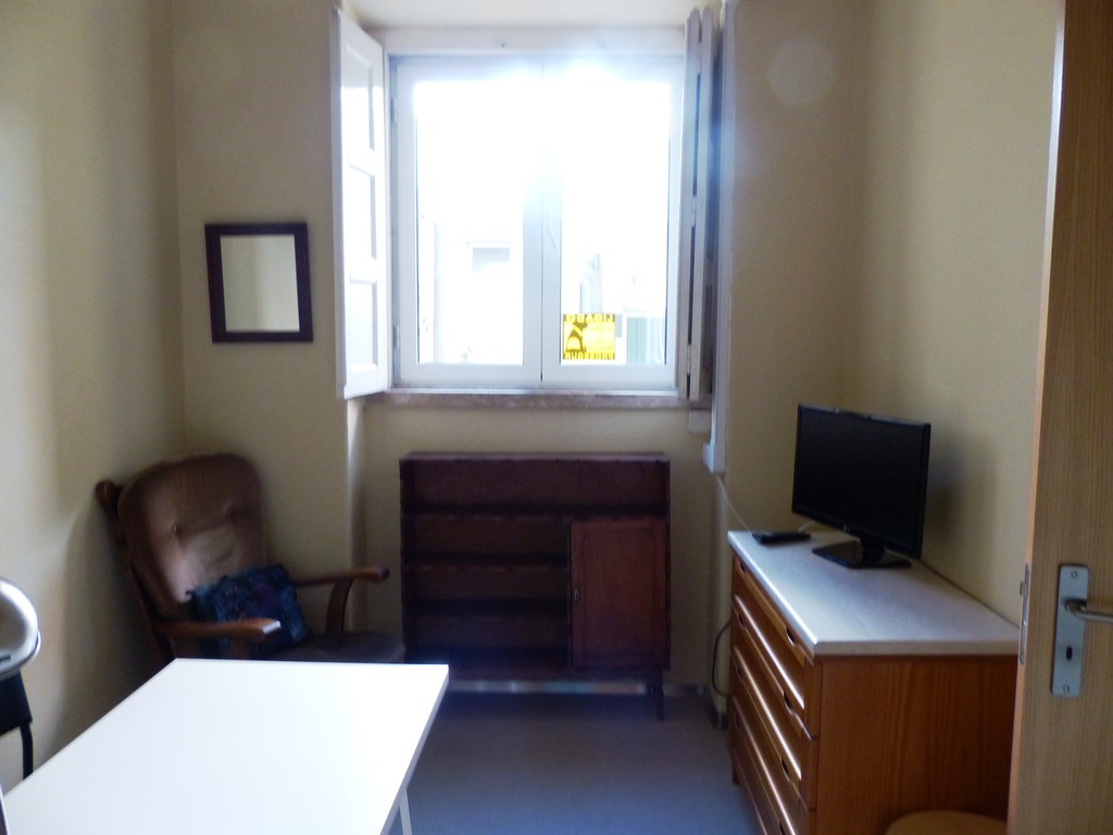 Spacious Studio Apartment in Lisbon Flat rent Lisbon