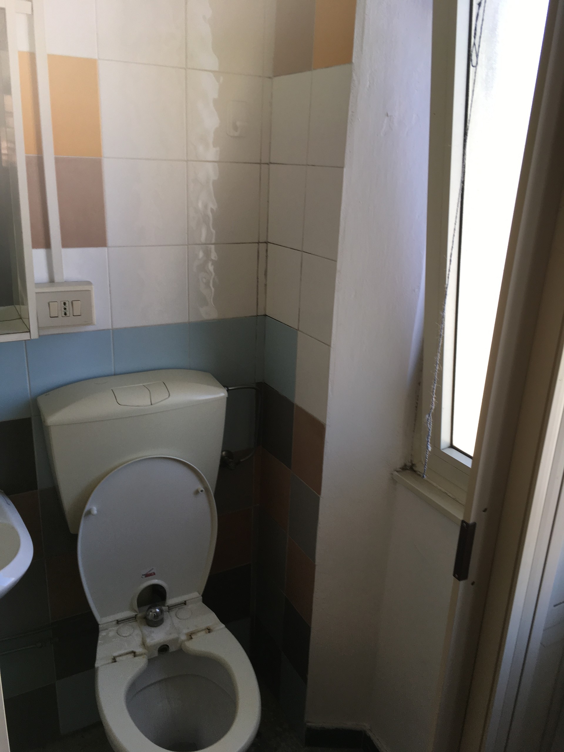 Habitación en apartamento de estudiantes para alquilar bien situada en