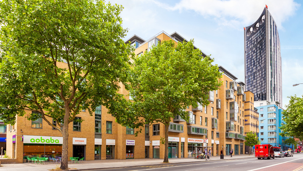 Student in London Zone 1 Rent studios London