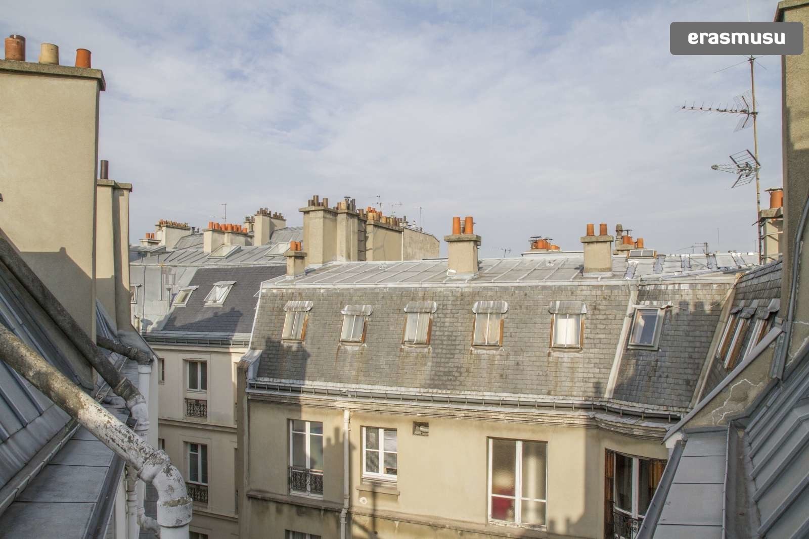 Studio apartment for rent in Paris 8 near galleries LaFayette et Opéra