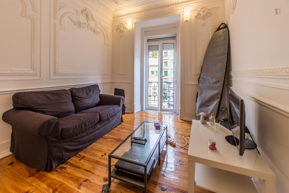 stunning-9m2-room-in-central-lisbon-apartment-room-for-rent-lisbon