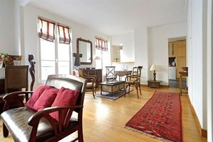 Summer Student Rentals Available With Comforts Of Paris Room For