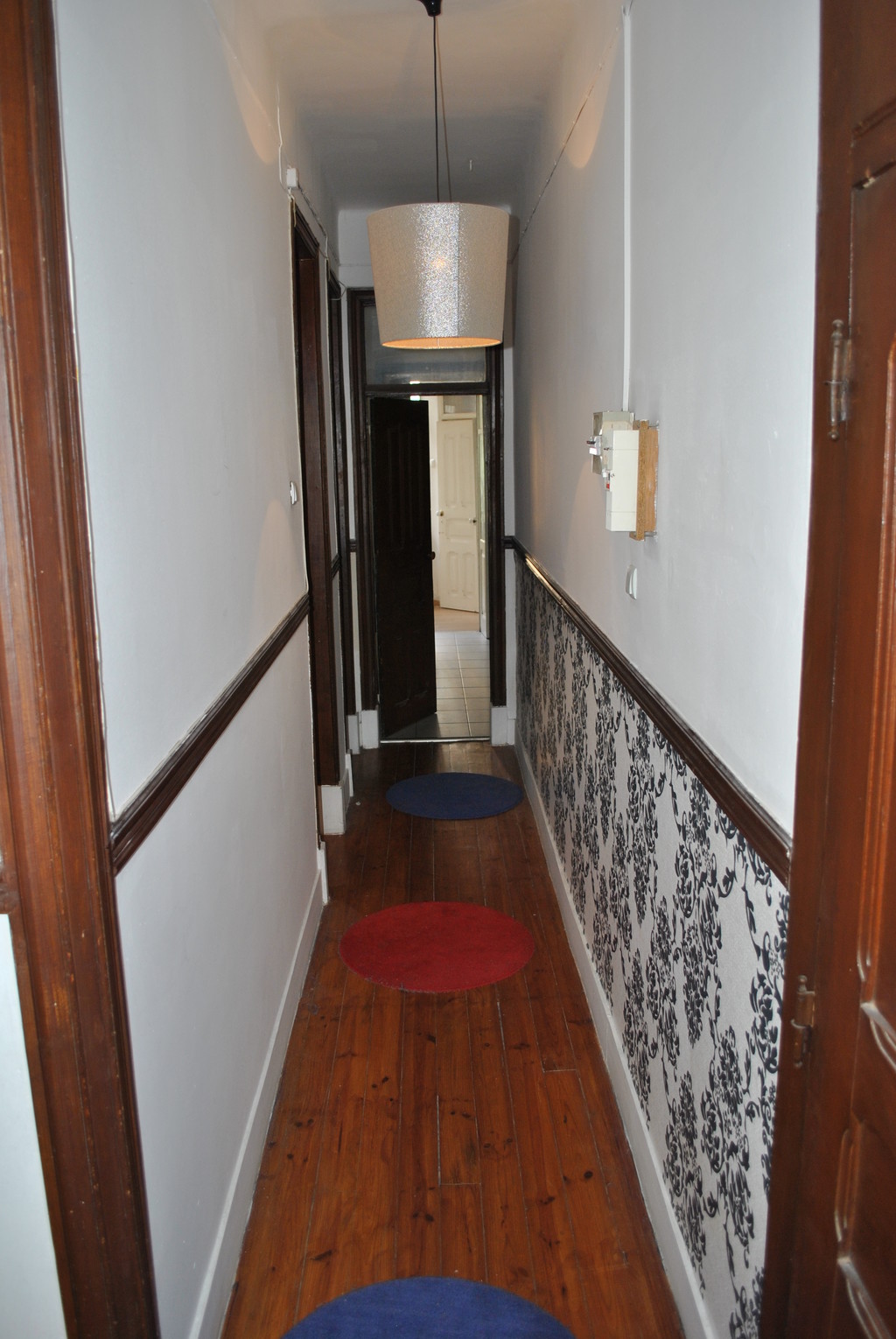 SUNNY BALCONY!! Shopping Mall in front, 3 Metro Lines + Bus ONLY GIRLS