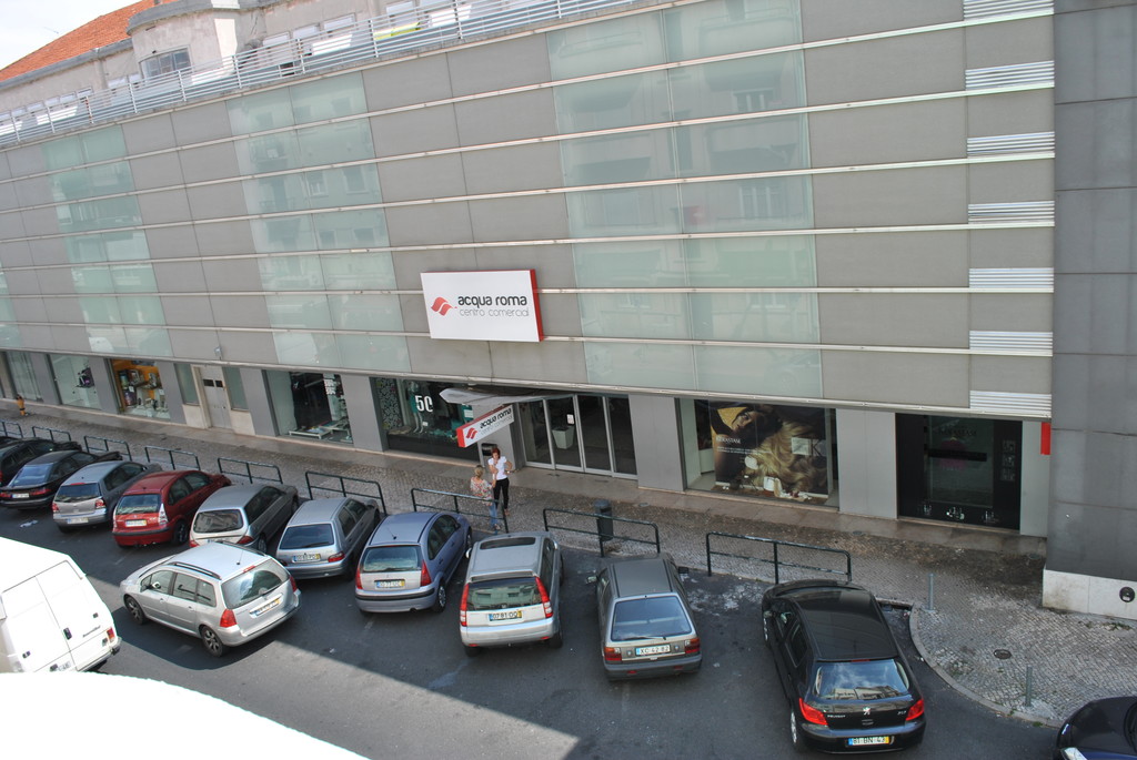 SUNNY BALCONY!! Shopping Mall in front, 3 Metro Lines + Bus ONLY GIRLS