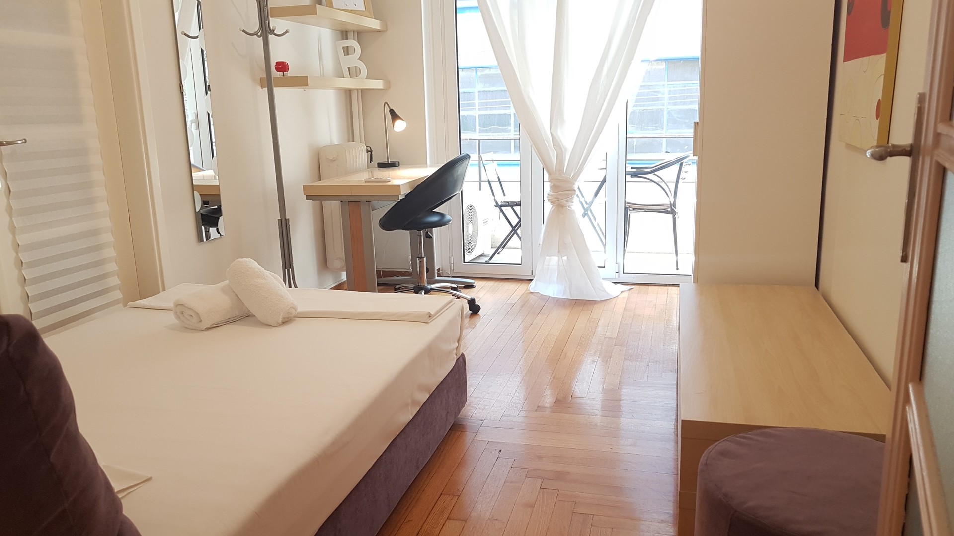 Brown Room 1 14 M2 Room With A Balcony In A Very Central 75m2 Fully Renovated Apartment 1 Min Aueb Furnished