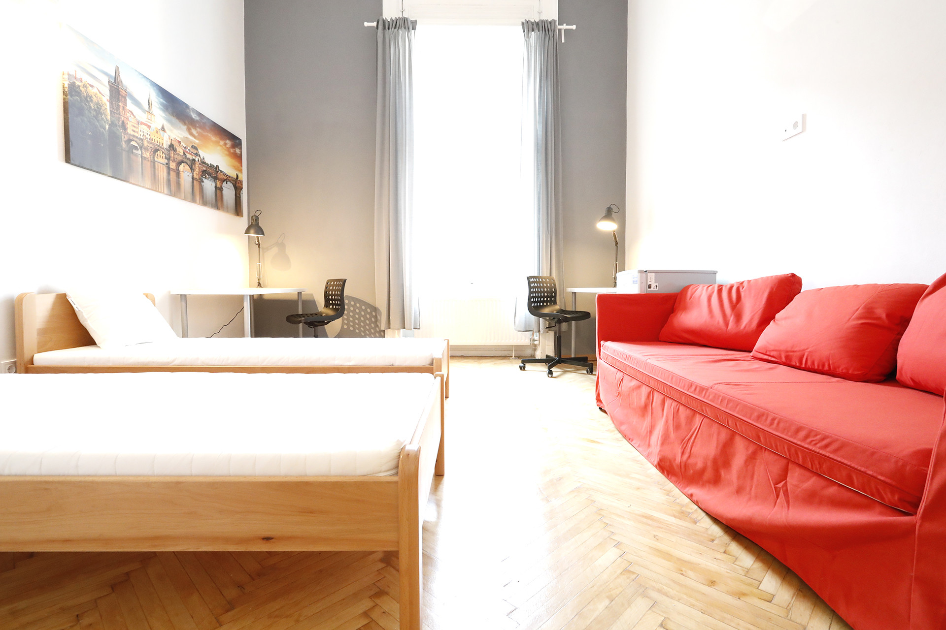 Sunny Giant Room For Rent Budapest Downtown Prague Room Bed 1
