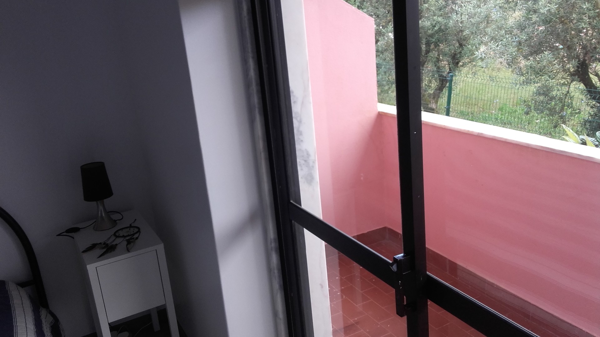 Sunny room with balcony 6 km from Sintra City Center