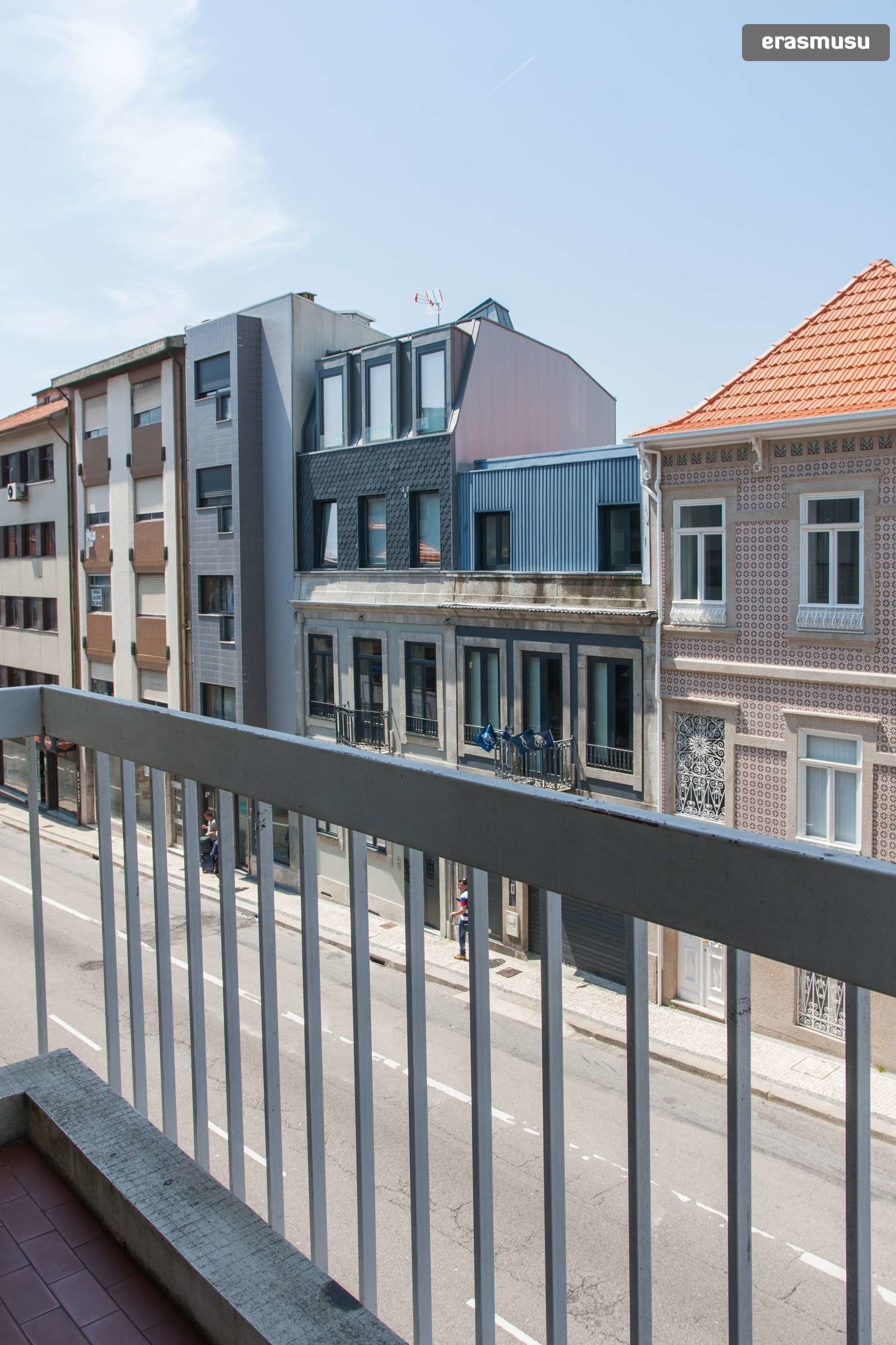 Sunny studio with balcony for rent in Santo Ildefonso