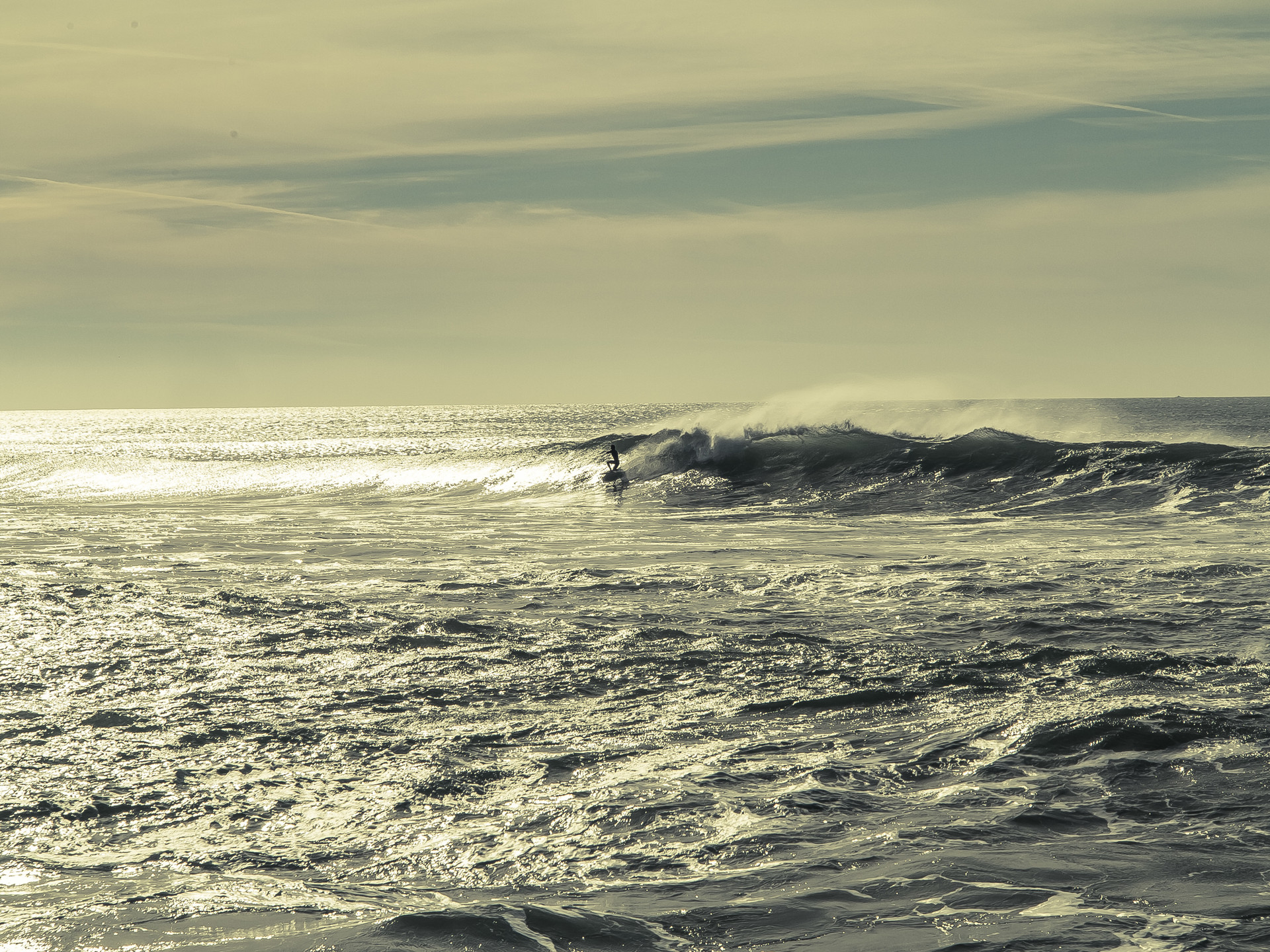 surfing-lisbon-6c3d7a4eb4f32a3f5f1cc20b0