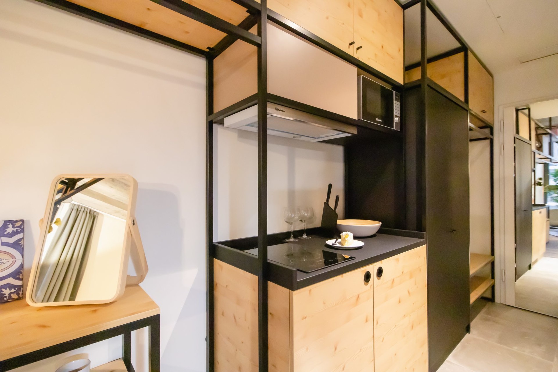 Tastefully Furnished Standard Apartment with Shower/Toilet and Kitchen (PORTUGAL)