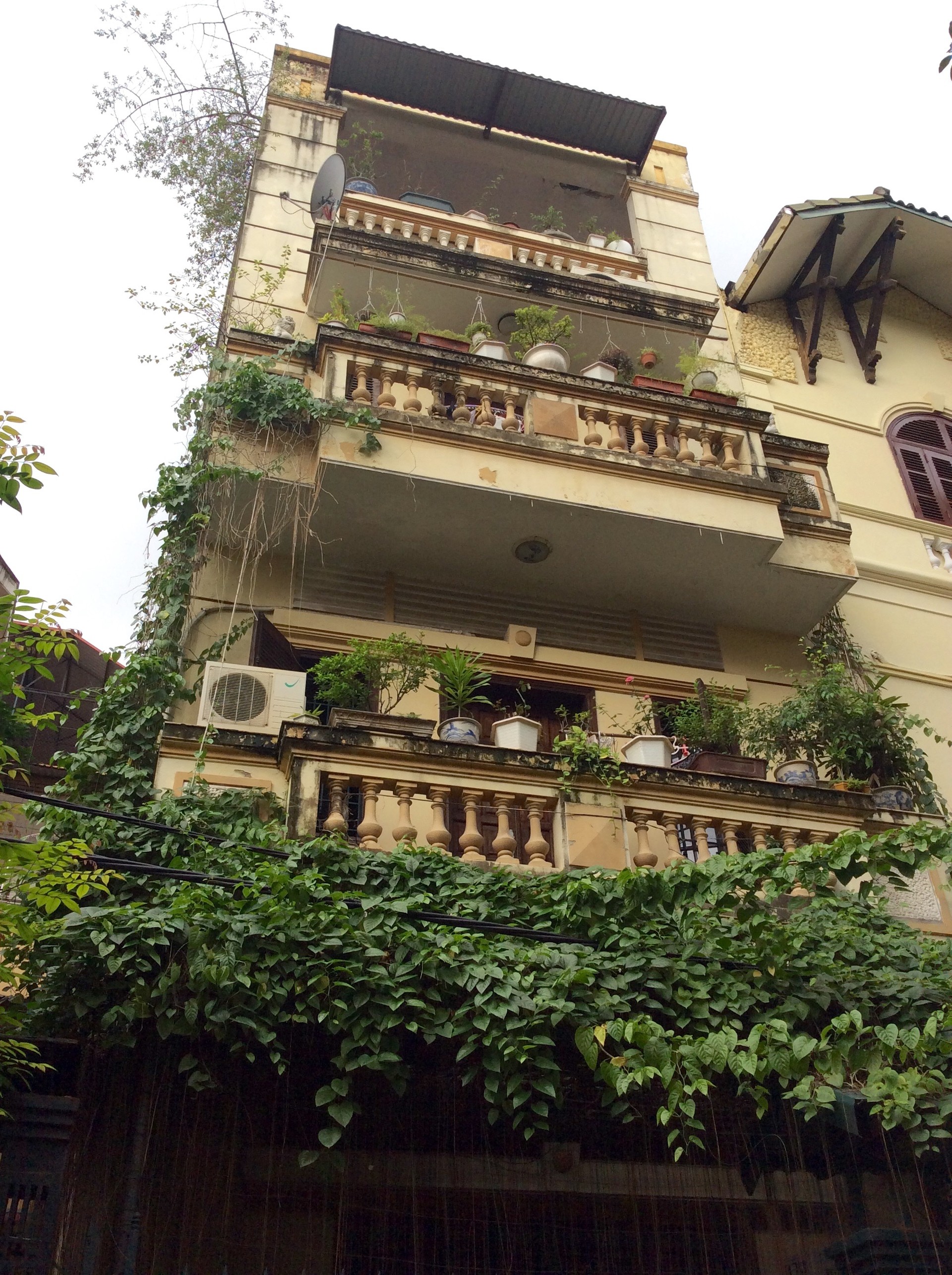 The House for rent for foreigner University dorm Hanoi