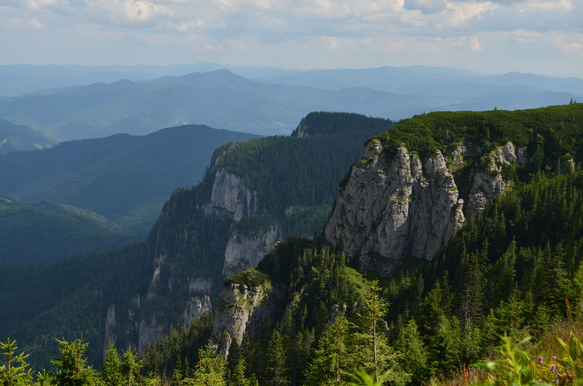 trekking-ceahlau-massif-67c090f95b1d61dc