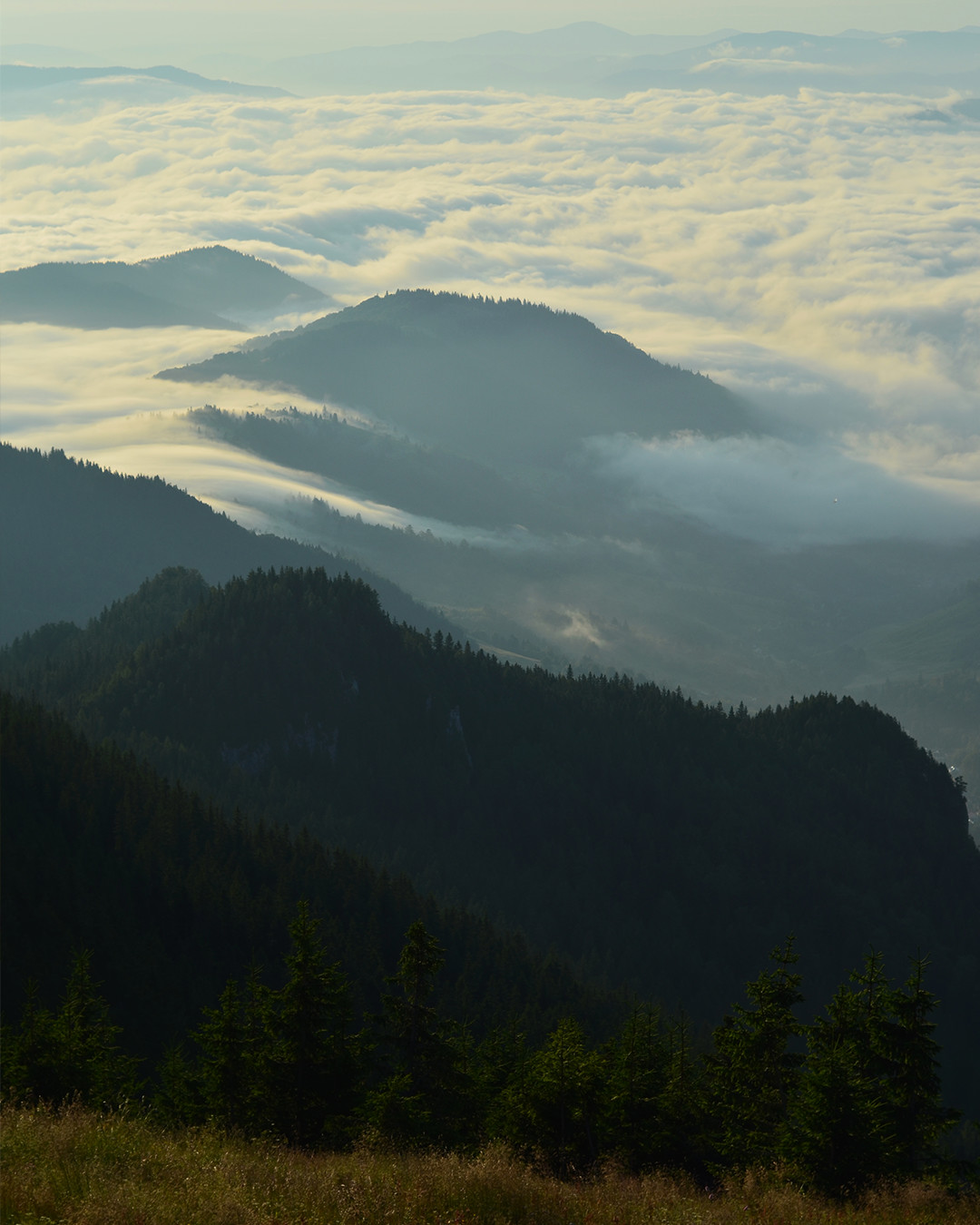 trekking-ceahlau-massif-a04a44f525e42e6e